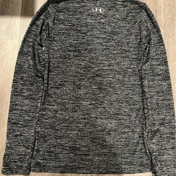 Women’s Under Armour long sleeve athletic top. XS - Picture 3 of 3